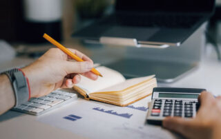 Factura electrónica B2B, qué cambia con el reglamento de 2026 - Andrés Jiménez